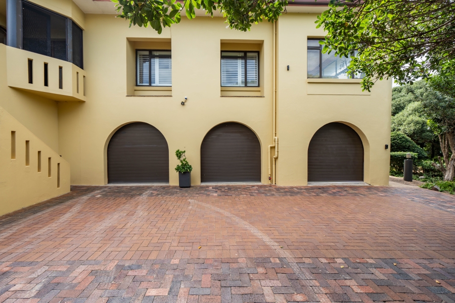 7 Bedroom Property for Sale in West Beach Eastern Cape